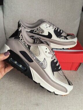 Bling Women's Nike Air Max 90 SE Snake Print Customized Shoes Size 8.5 Beige